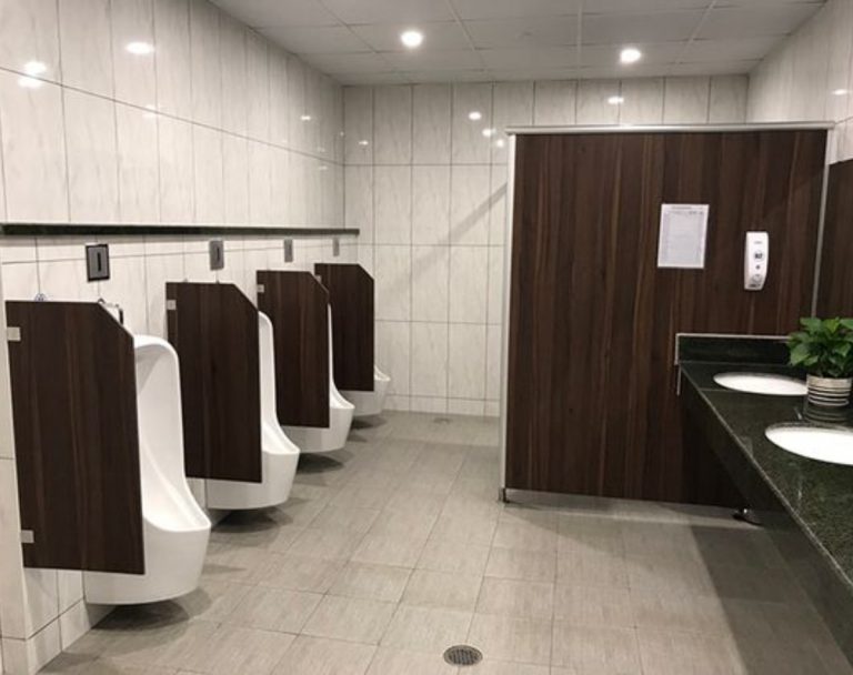 vách ngăn vệ sinh quảng ngãi