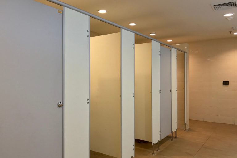 vách ngăn vệ sinh quảng ngãi