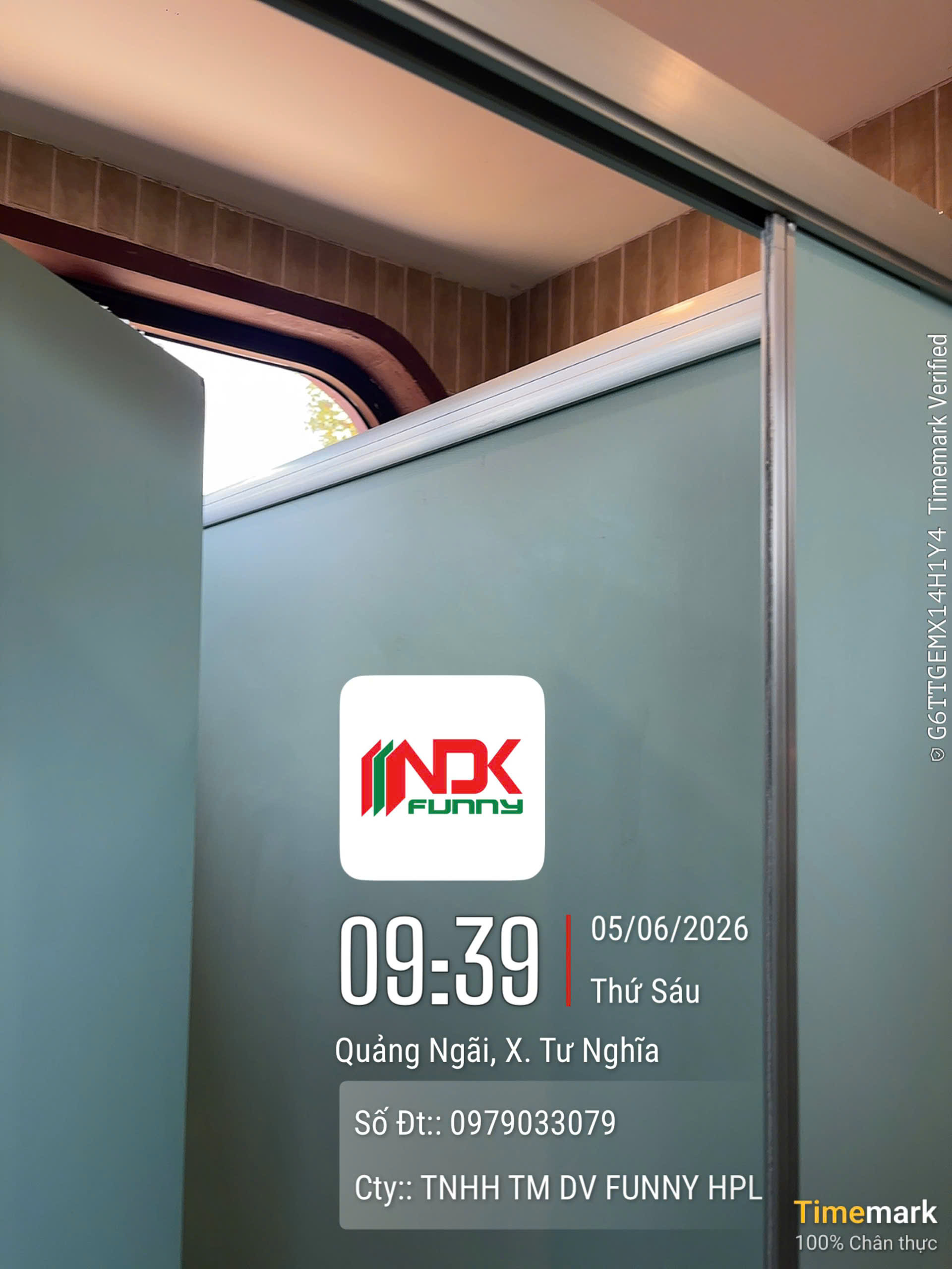 Cung cấp vách ngăn Compact (2)